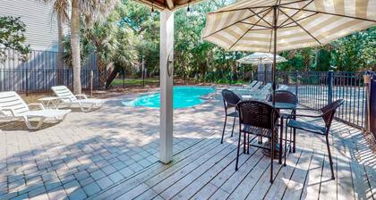 Ocean-view dog-friendly home across street from beach with private pool, W/D, AC