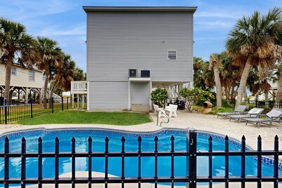 Dog-Friendly House Across the Street From Beach w/Private Pool, WiFi, AC, Patio