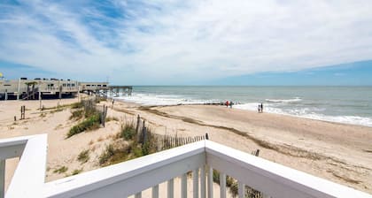 Newly renovated beachfront house w/Patio, Free WiFi, Private W/D, AC