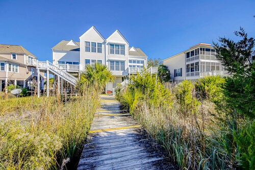 Oceanfront house with ocean views & beach access - near dining & golf