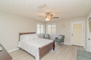 2 bedrooms, iron/ironing board, free WiFi