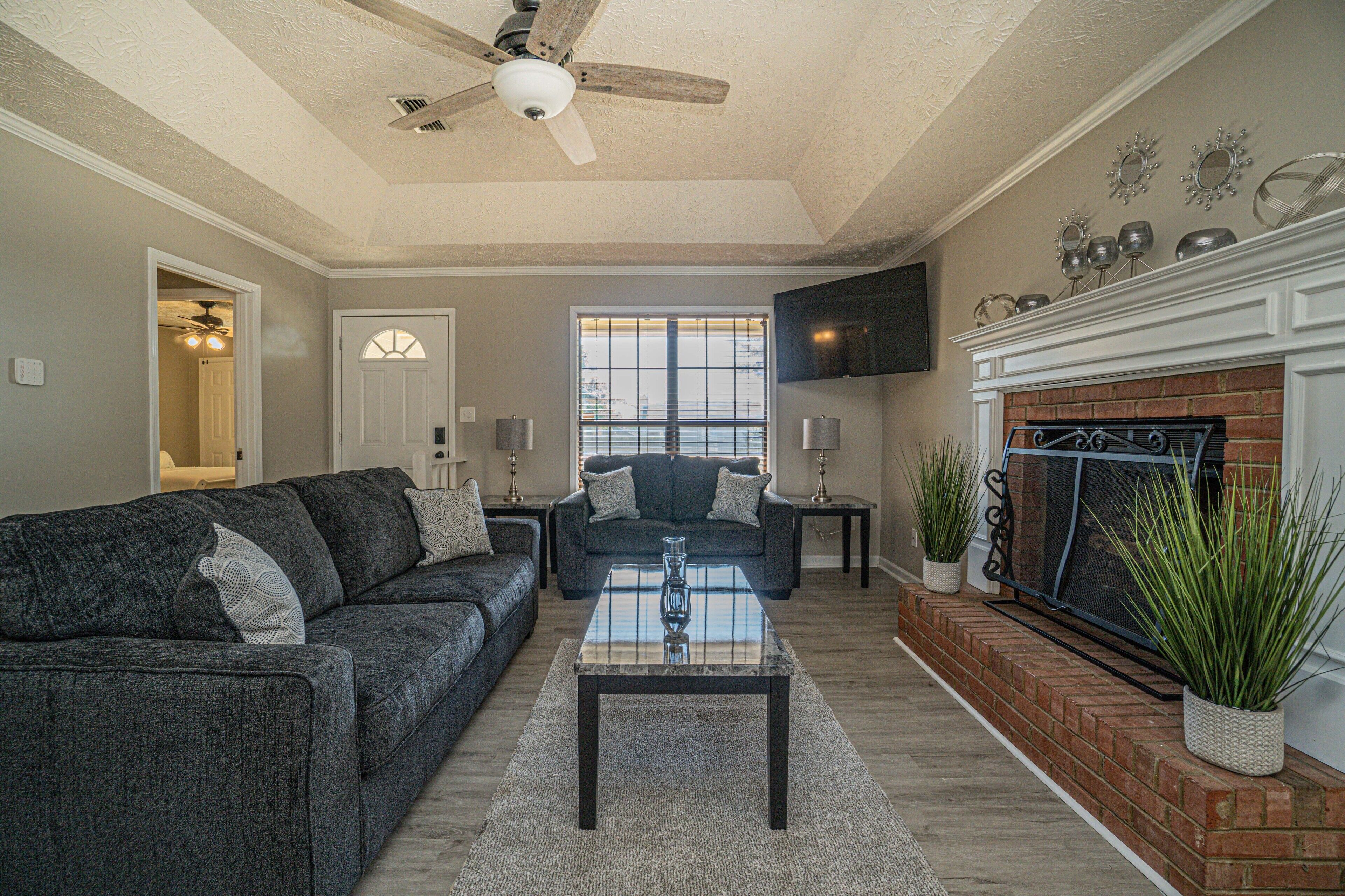 Welcoming Woodmere Wonder, WiFi, Pool & Parking