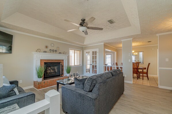 TV, fireplace, offices