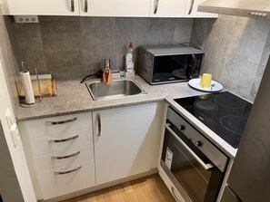 Kühlschrank, Mikrowelle, Ofen
