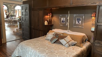 1 slaapkamer, bedden met traagschuimmatras, een bureau