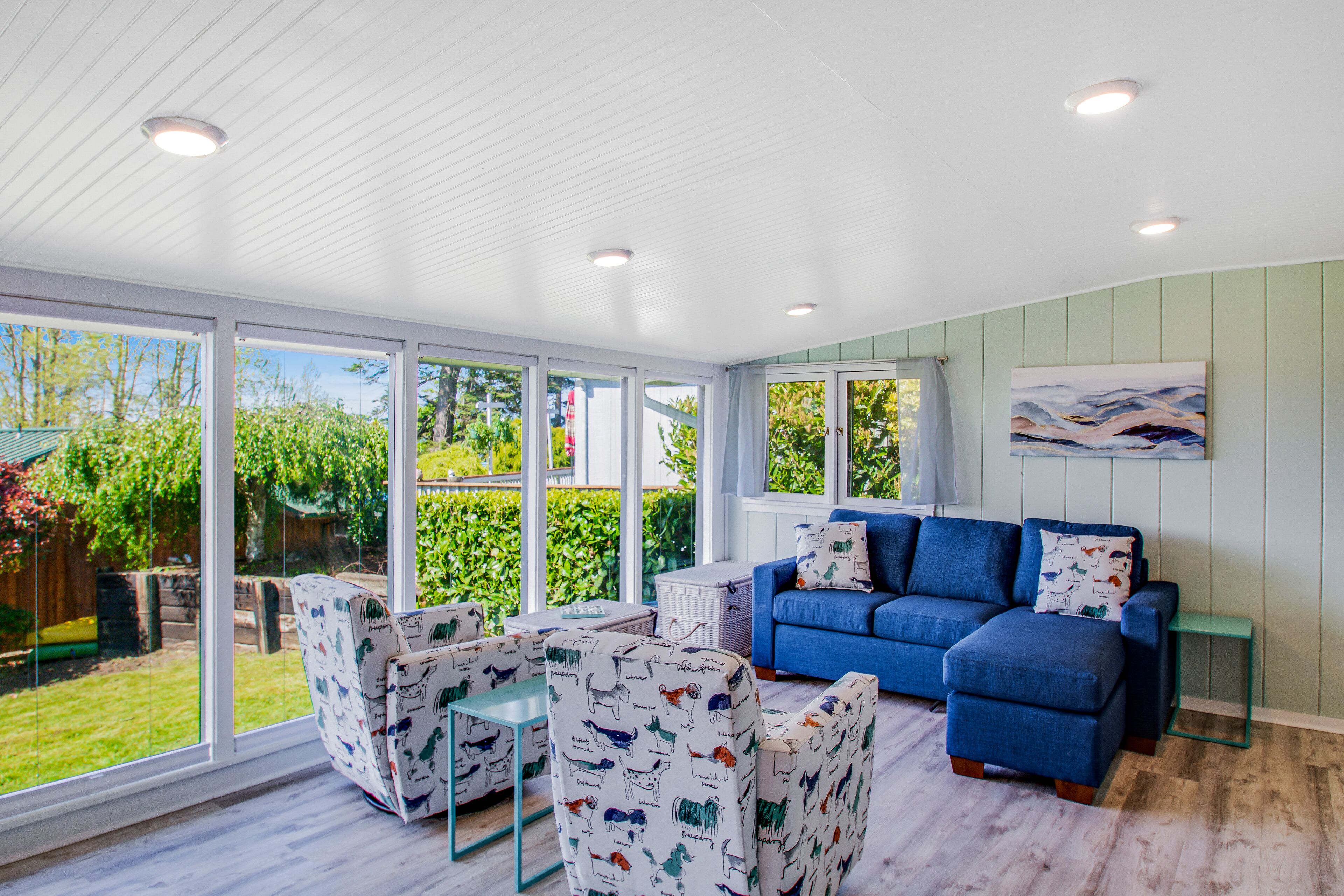 Fully Remodeled Dog-Friendly Home w/Free WiFi, Gas Grill, Ocean Views, Fireplace