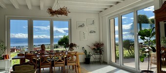 Stunning 6-bed Villa in Etoy