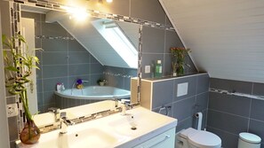 Villa, plusieurs lits | Salle de bain