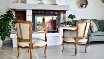 Villa, Multiple Beds | Living room