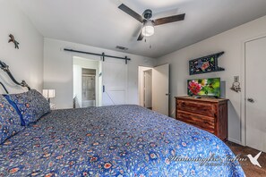 2 bedrooms, iron/ironing board, Internet, bed sheets - I'll Have Another | Pet-Friendly Mountain Escape w/ Balconies & BBQ Nights (Ruidoso)