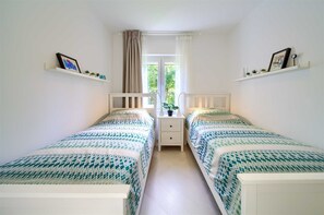 2 bedrooms, iron/ironing board, free WiFi, bed sheets