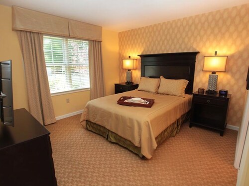 Gold crown condo 2 bedroom in Williamsburg, VA 5/30-6/6. Fits 6 people