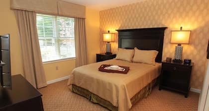 Gold crown condo 2 bedroom in Williamsburg, VA 5/30-6/6. Fits 6 people