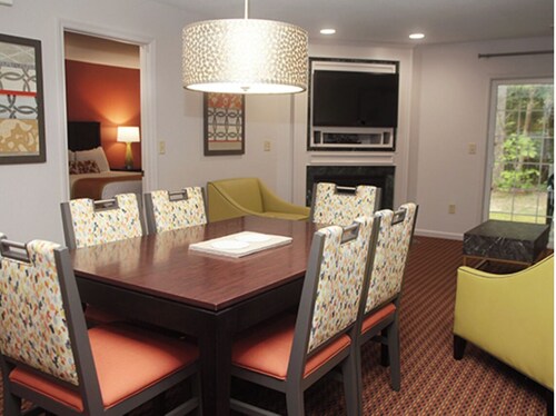 Gold crown condo 2 bedroom in Williamsburg, VA 5/30-6/6. Fits 6 people
