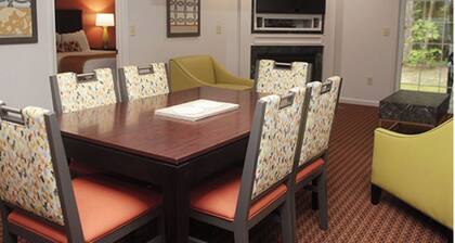 Gold crown condo 2 bedroom in Williamsburg, VA 5/30-6/6. Fits 6 people