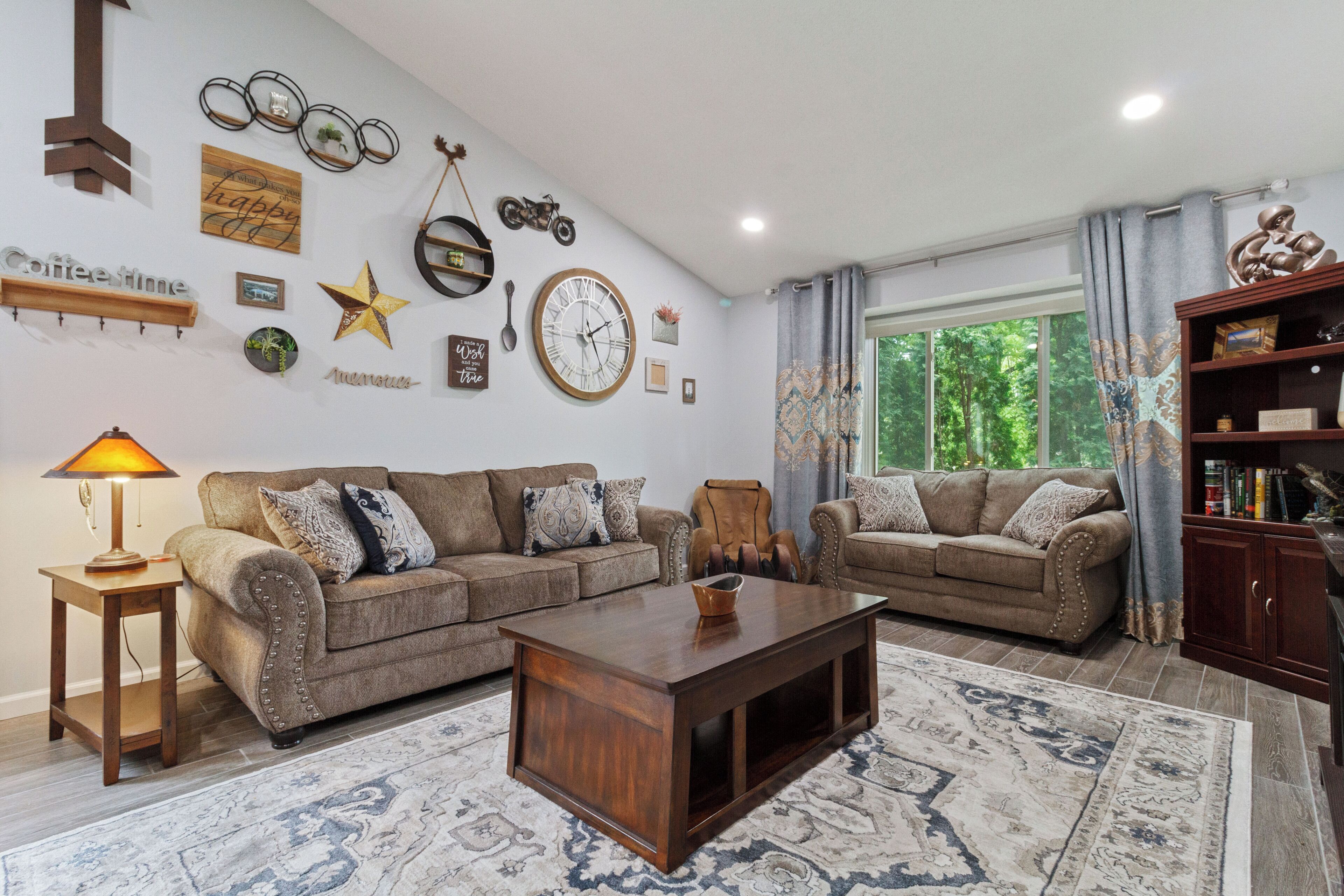 Smart TV, fireplace, video games, DVD player