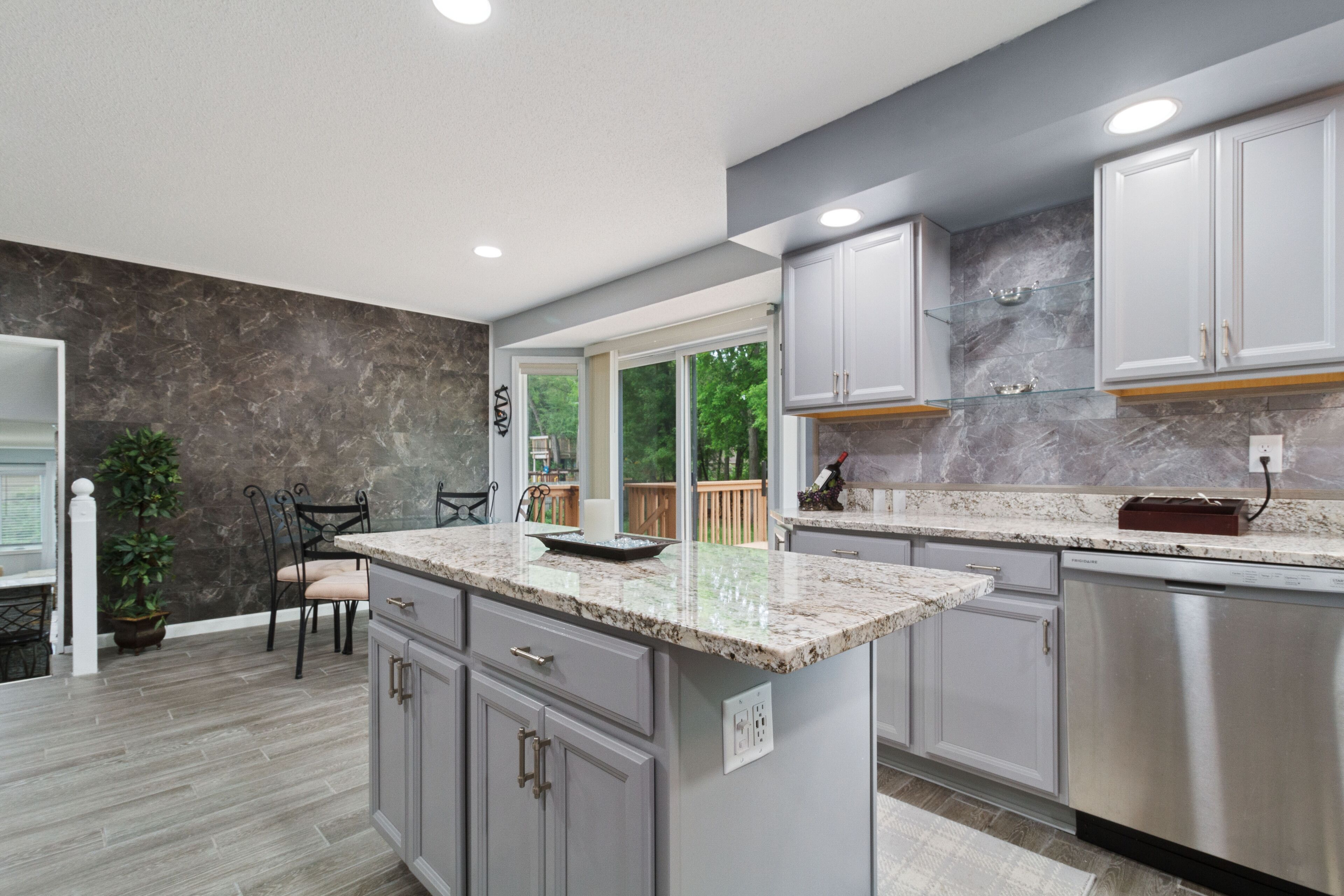 雪櫃、微波爐、焗爐、爐具