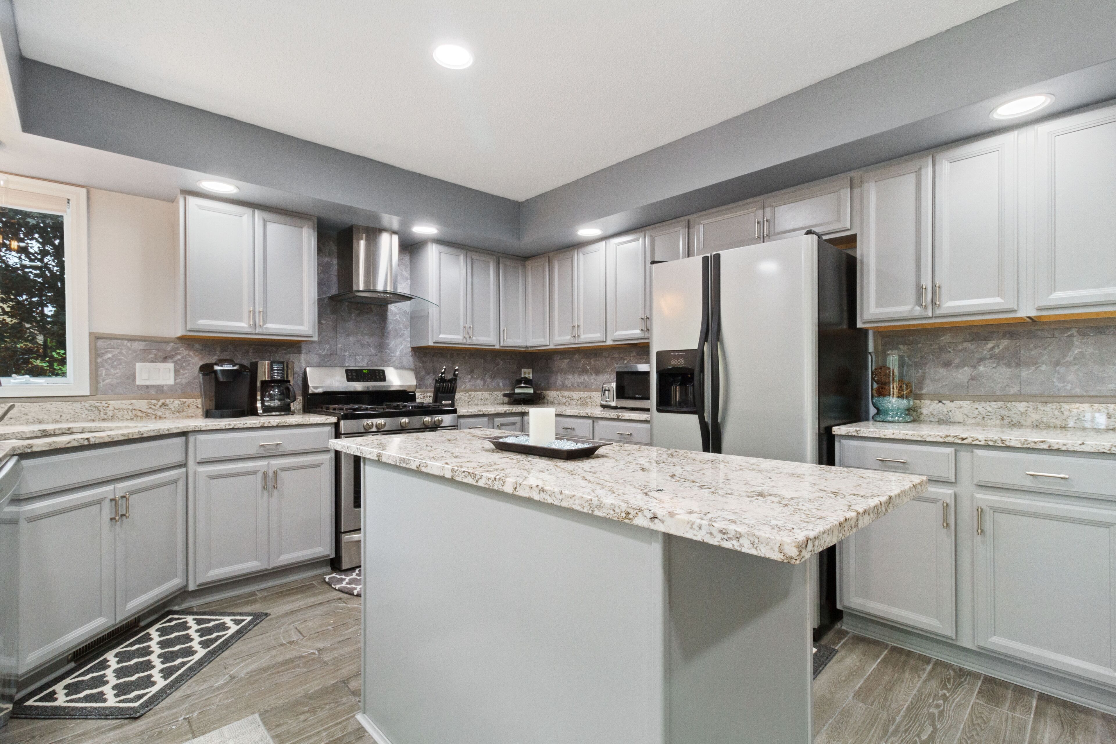 雪櫃、微波爐、焗爐、爐具