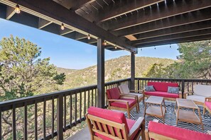 Property grounds - Raven Hill - Stunning Views from Three Decks (Santa Fe)