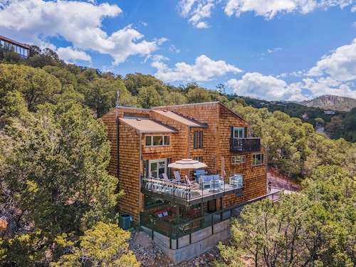 Raven Hill - Stunning Views from Three Decks