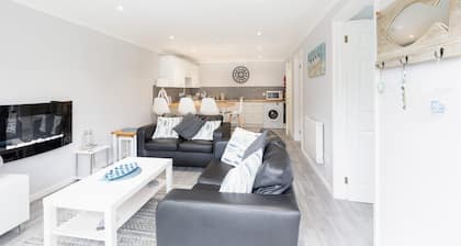 Captivating 2-Bed Villa in Millendreath near Looe