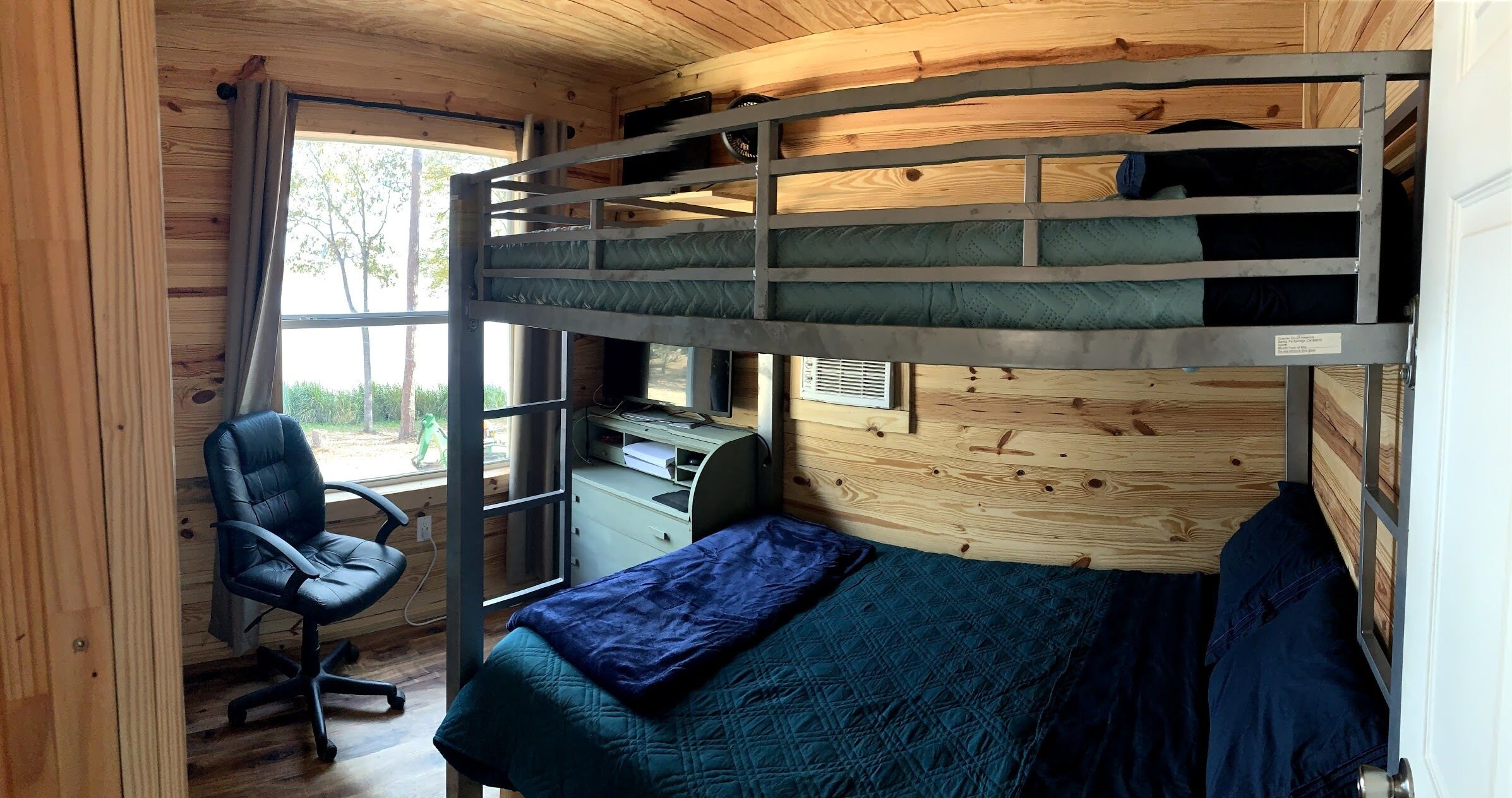 Secluded Cabin Getaway on the lake Site 2