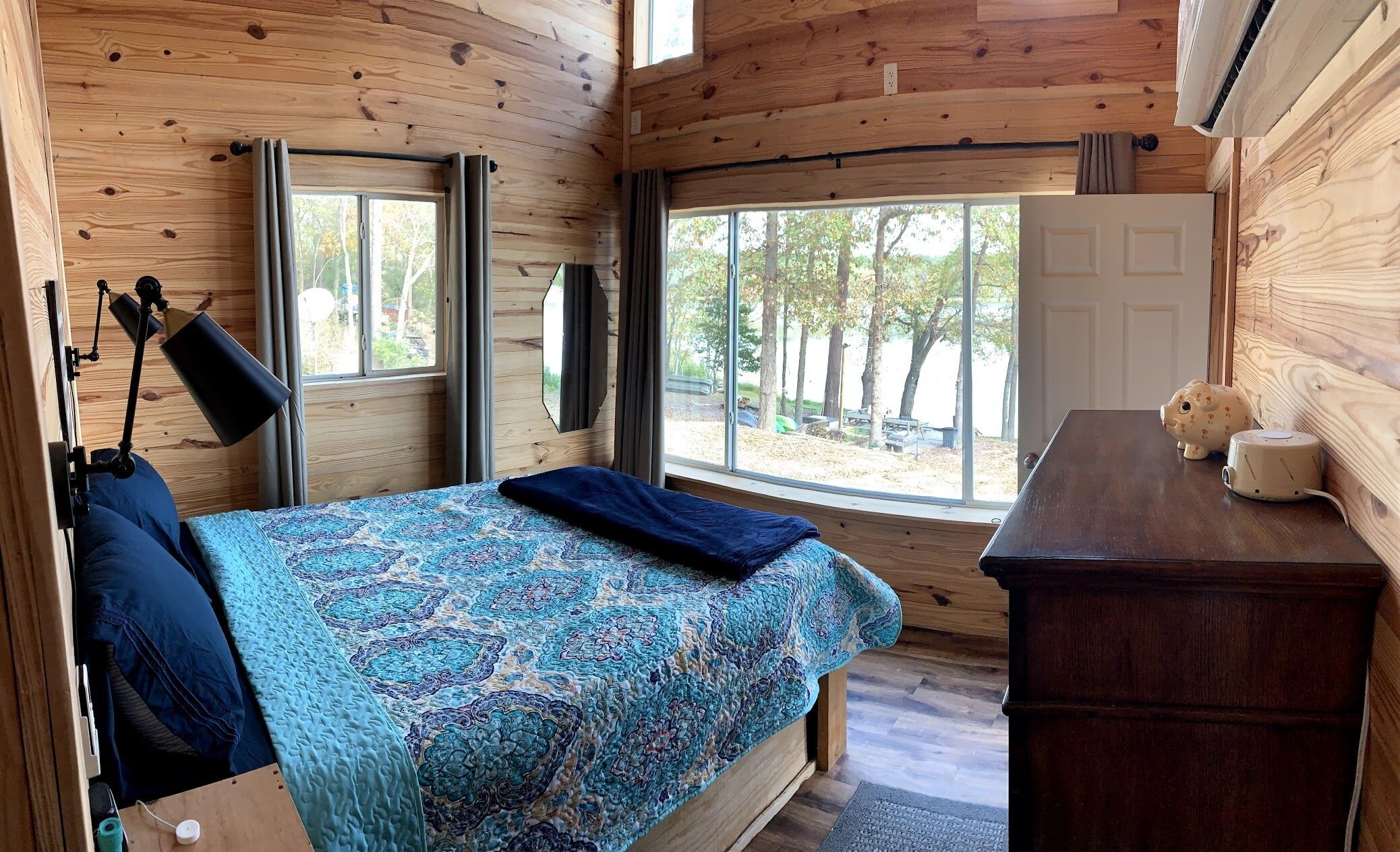 Secluded Cabin Getaway on the lake Site 2