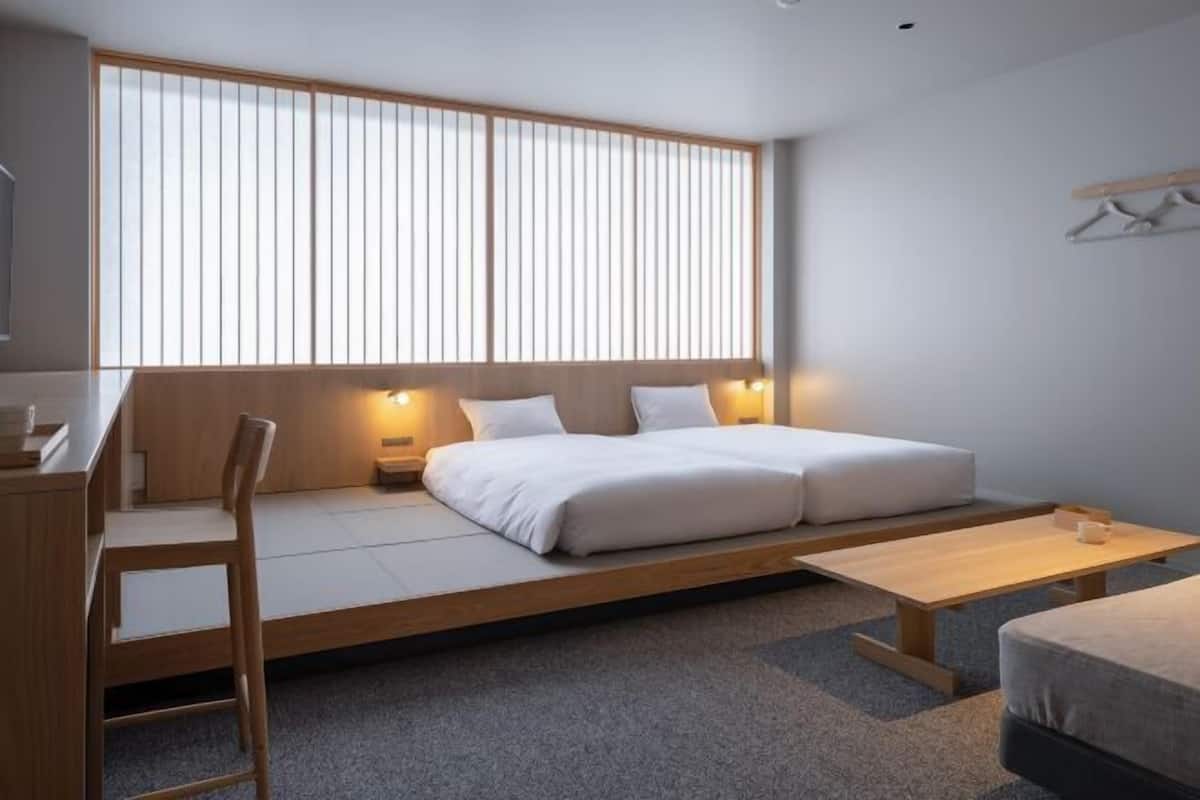 Desk, free WiFi, bed sheets