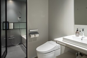 Superior kamer, niet-roken, uitzicht op bergen (Japanese-style) | Badkamer | Een aparte badkuip en douche, gratis toiletartikelen, een haardroger