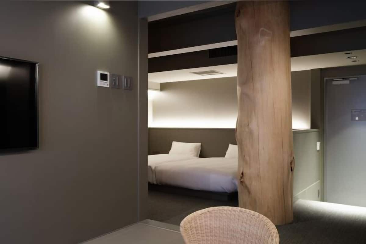 Desk, free WiFi, bed sheets