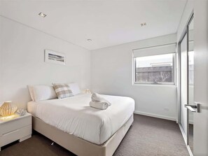 4 bedrooms, iron/ironing board, WiFi, bed sheets - Allure: Easy Beachside Living in Prime Location (Dunsborough)