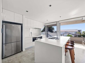Coffee/tea maker, fridge, microwave, oven - Allure: Easy Beachside Living in Prime Location (Dunsborough)