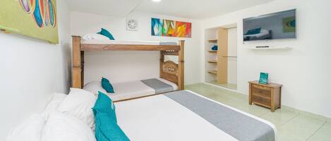 Kamar Quadruple Standar | Seprai antialergi, Wi-Fi gratis, dan seprai linen