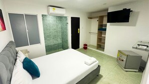 Habitación doble estándar | Ropa de cama hipoalergénica, wifi gratis y ropa de cama 