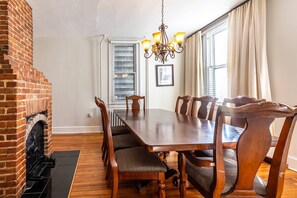 Luokittelematon kuva, 2 kautta 50, painike