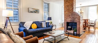 In the Heart of Annapolis at Capital Views, w Free Off-Site Parking & Patio at Historic Home