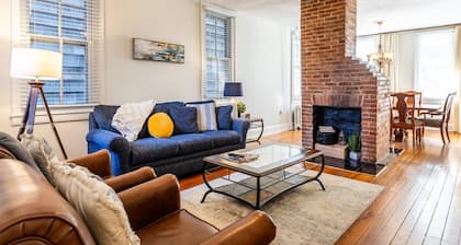 In the Heart of Annapolis at Capital Views, w Free Off-Site Parking & Patio at Historic Home