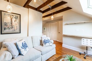 Luokittelematon kuva, 5 kautta 50, painike