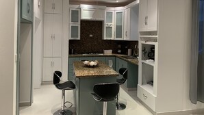 Luxury House, 3 Bedrooms, Non Smoking, Courtyard View | Private kitchen - The White House in Gulabo (Santiago de los Caballeros)