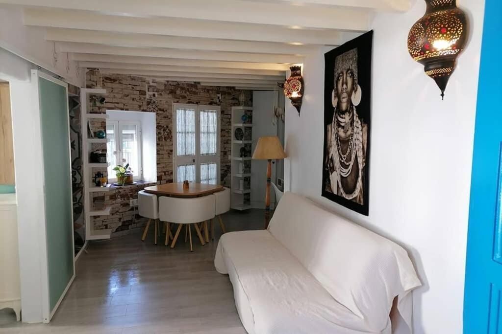 Casa Maruja en Cútar con jacuzzi y Wifi fibra 300 Mb