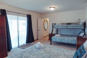 Room - Clear Lake Casa Near Clear Lake State Park and Mount Konocti (Kelseyville)