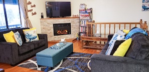 Living area - Clear Lake Casa Near Clear Lake State Park and Mount Konocti (Kelseyville)