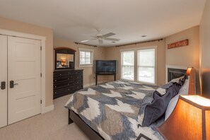 4 bedrooms, free WiFi, bed sheets