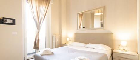 2 bedrooms, iron/ironing board, WiFi