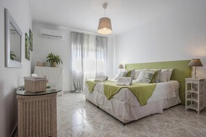 5 chambres, fer et planche à repasser, accès au Wi-Fi (inclus)