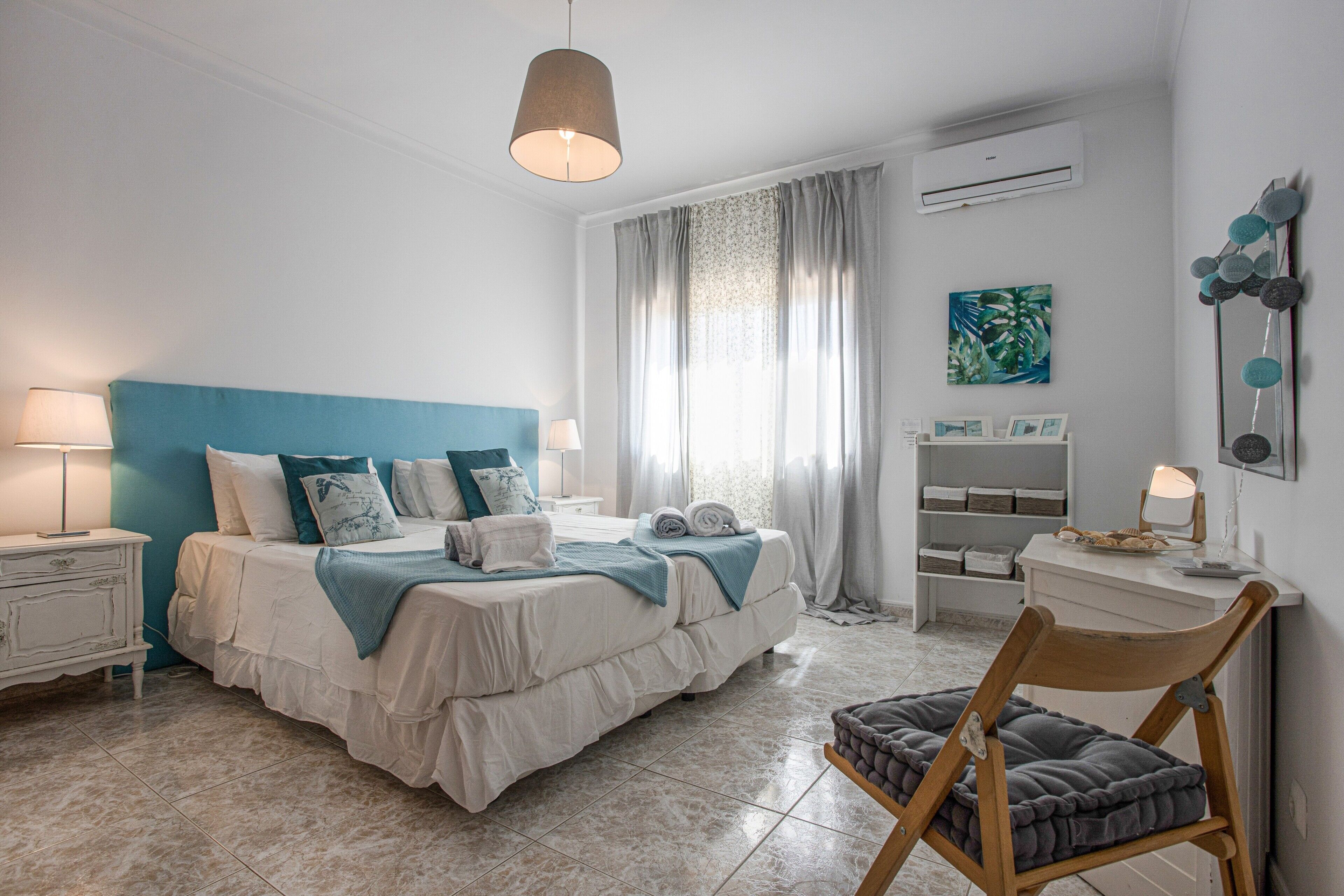 5 bedrooms, iron/ironing board, free WiFi, bed sheets