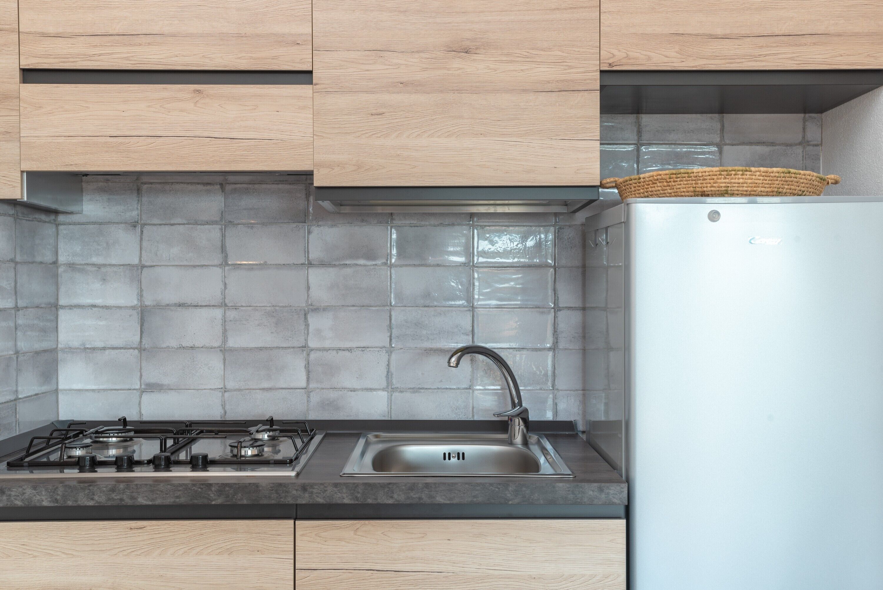 冰箱、烤箱、炉灶、厨具/餐具