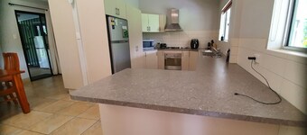 Curlew Lodge -1 road back from beach. Limited WiFi is now available