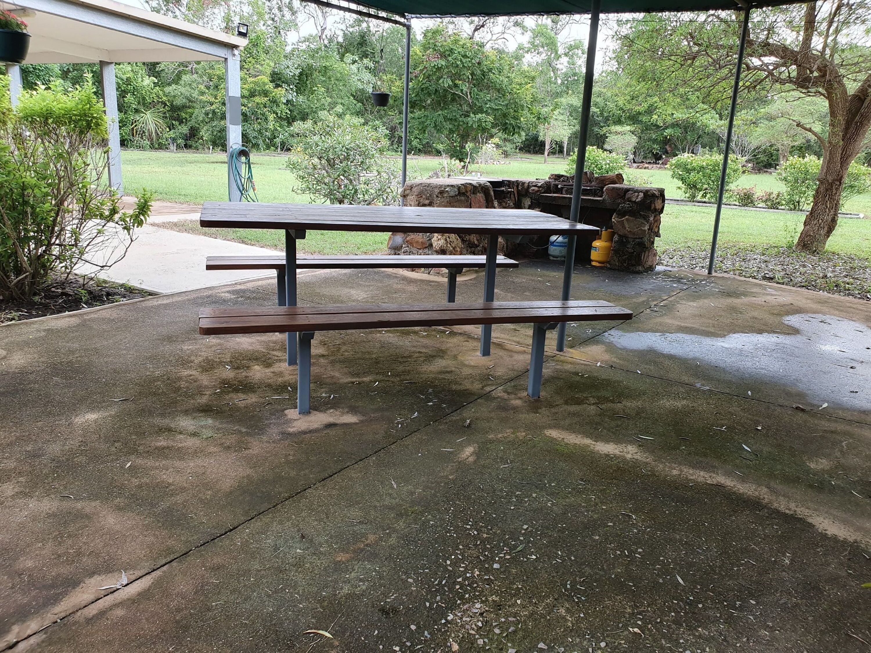 Curlew Lodge -1 road back from beach. Limited WiFi is now available — image 28