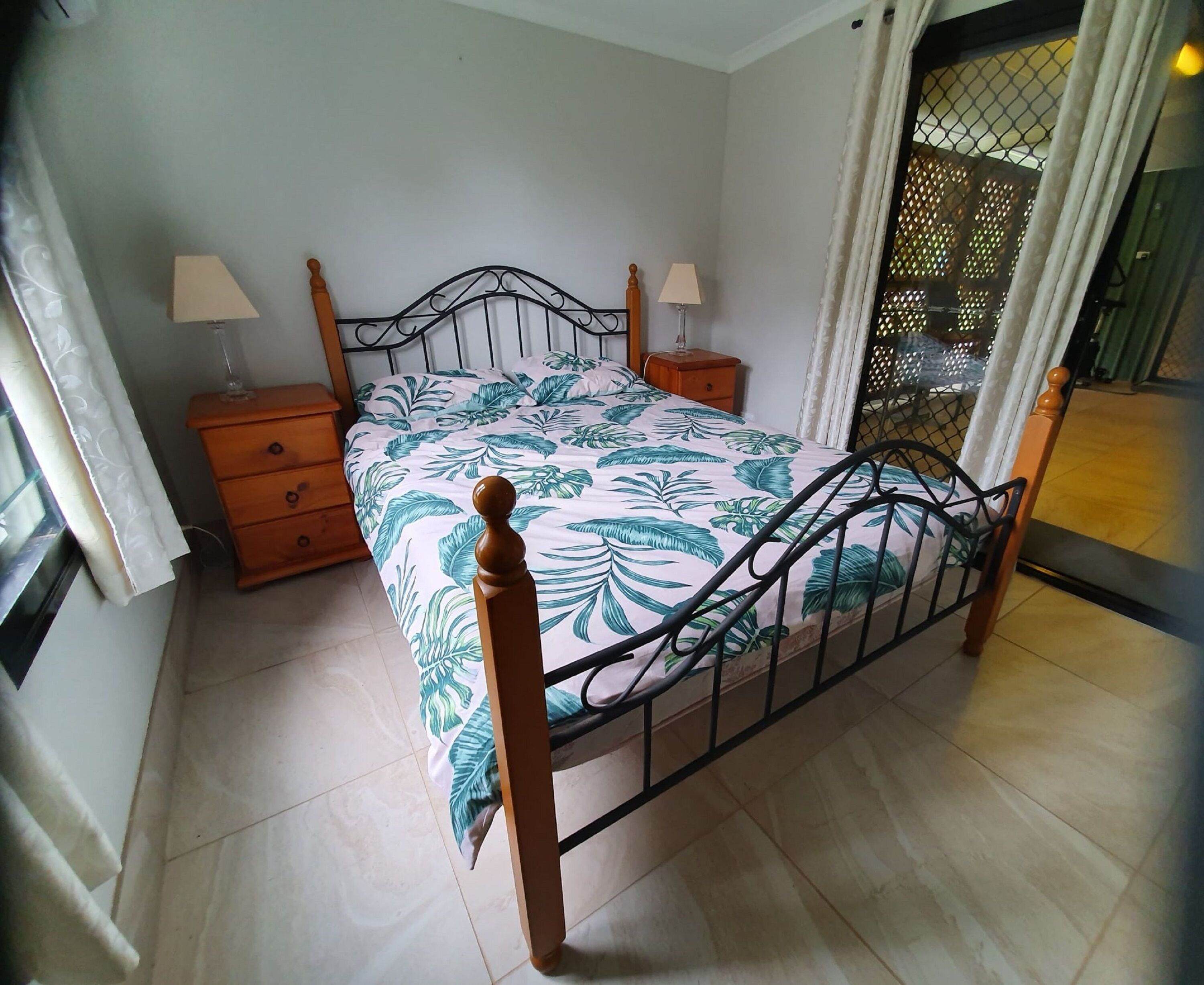 Curlew Lodge -1 road back from beach. Limited WiFi is now available — image 22